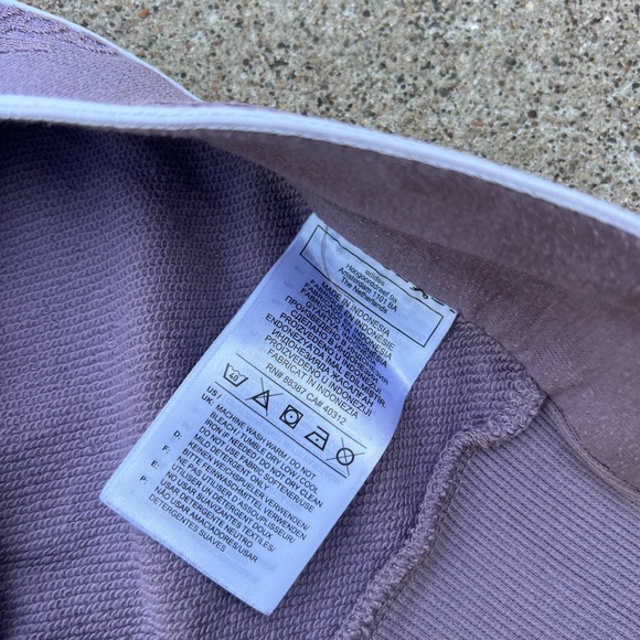 Adidas Sweater Women Size Small Purple Pullover Crewneck Sweatshirt Side Slit - Picture 5 of 8